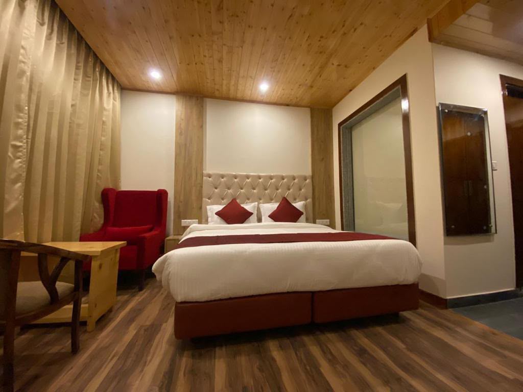 Fat2Fit Villa private room